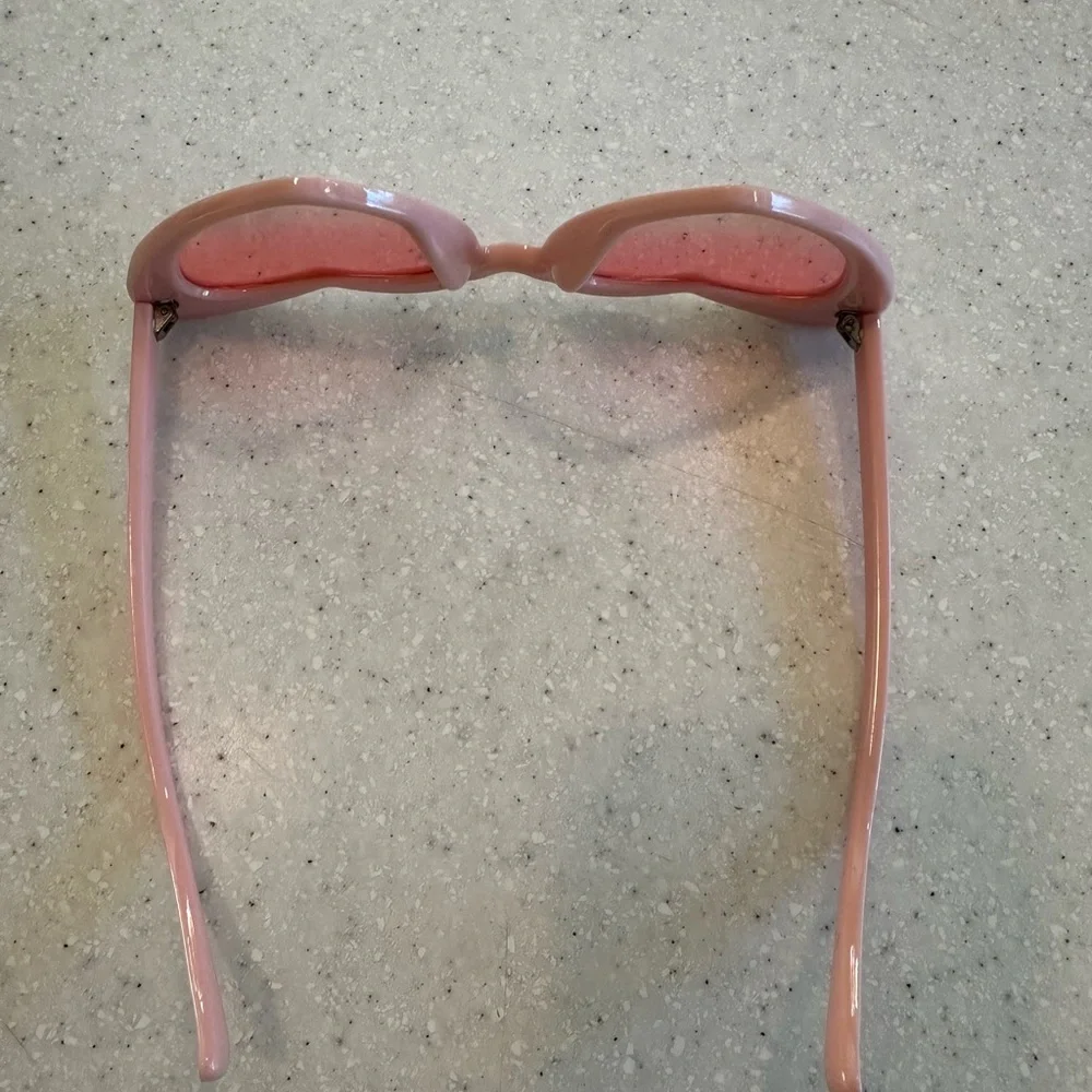 Women’s Pink Heart Sunglasses! Cute! Wedding, Bachelorette Party, Valentines!